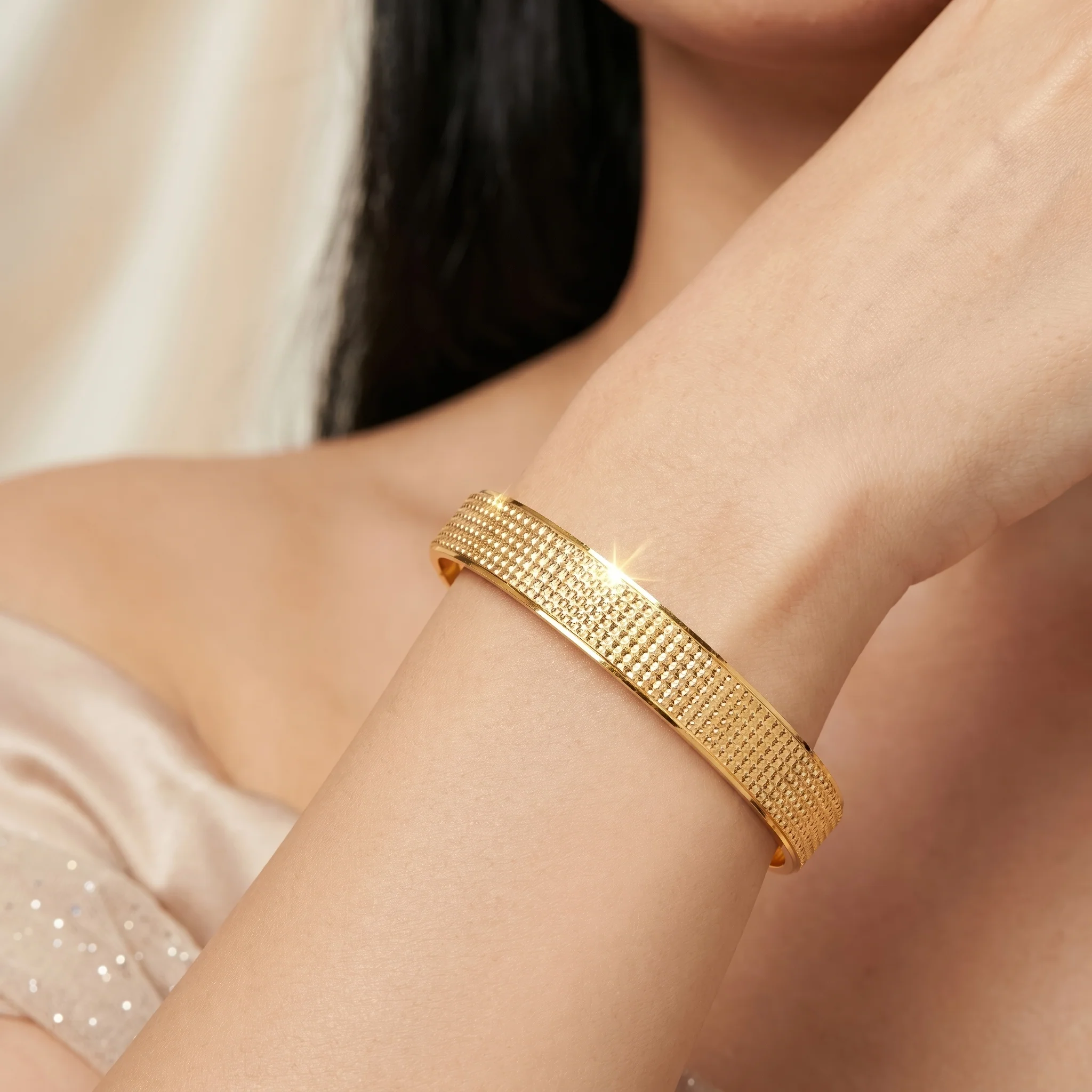 PRAO Bracelet Anti-Tarnish Honeycomb Textured Kada (Adjustable Size)