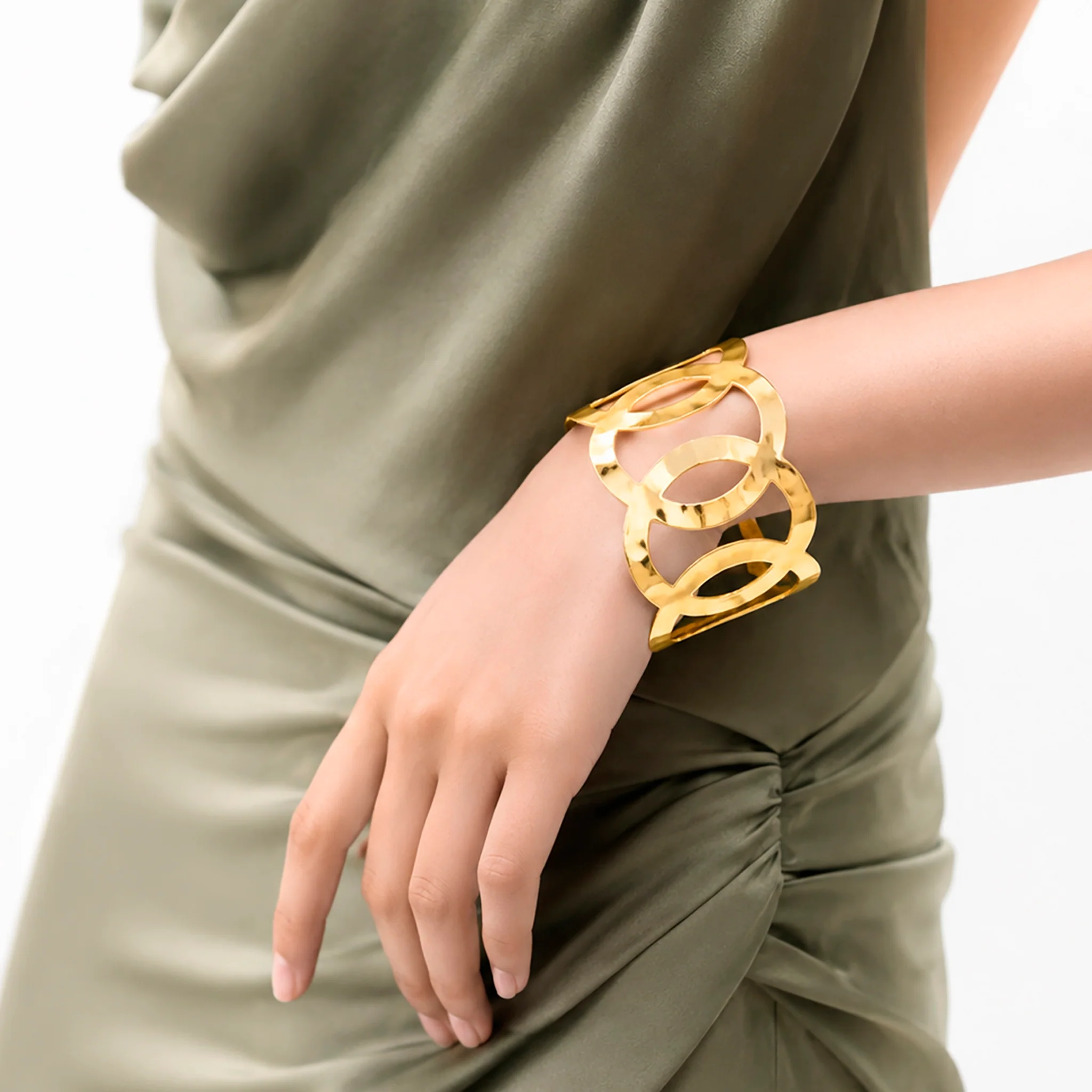 PRAO Bracelet Anti-Tarnish Hammered Oval Link Cuff (Adjustable Size) - Image 3