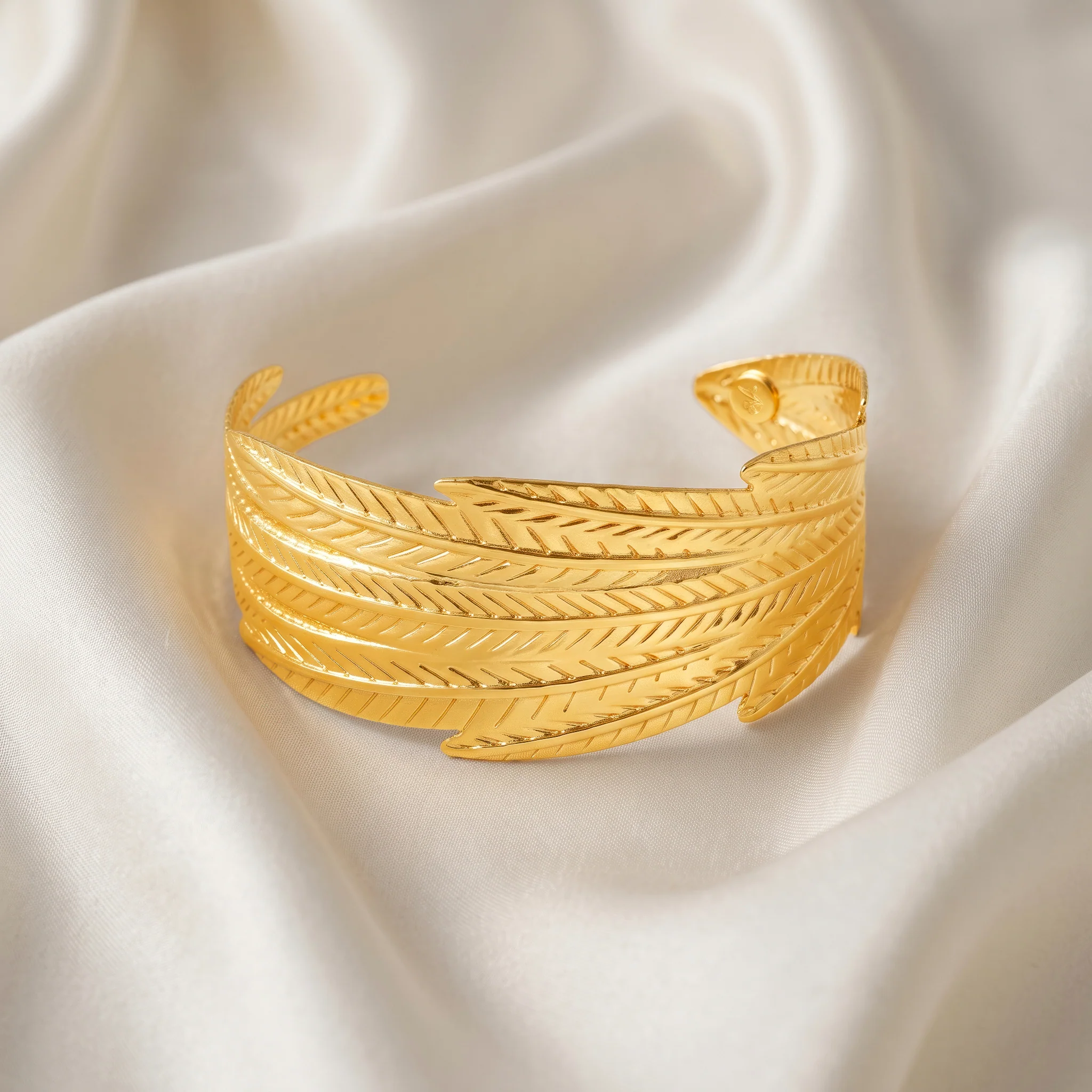PRAO Bracelet Anti-Tarnish Textured Leaf Pattern Cuff (Adjustable Size) - Image 5