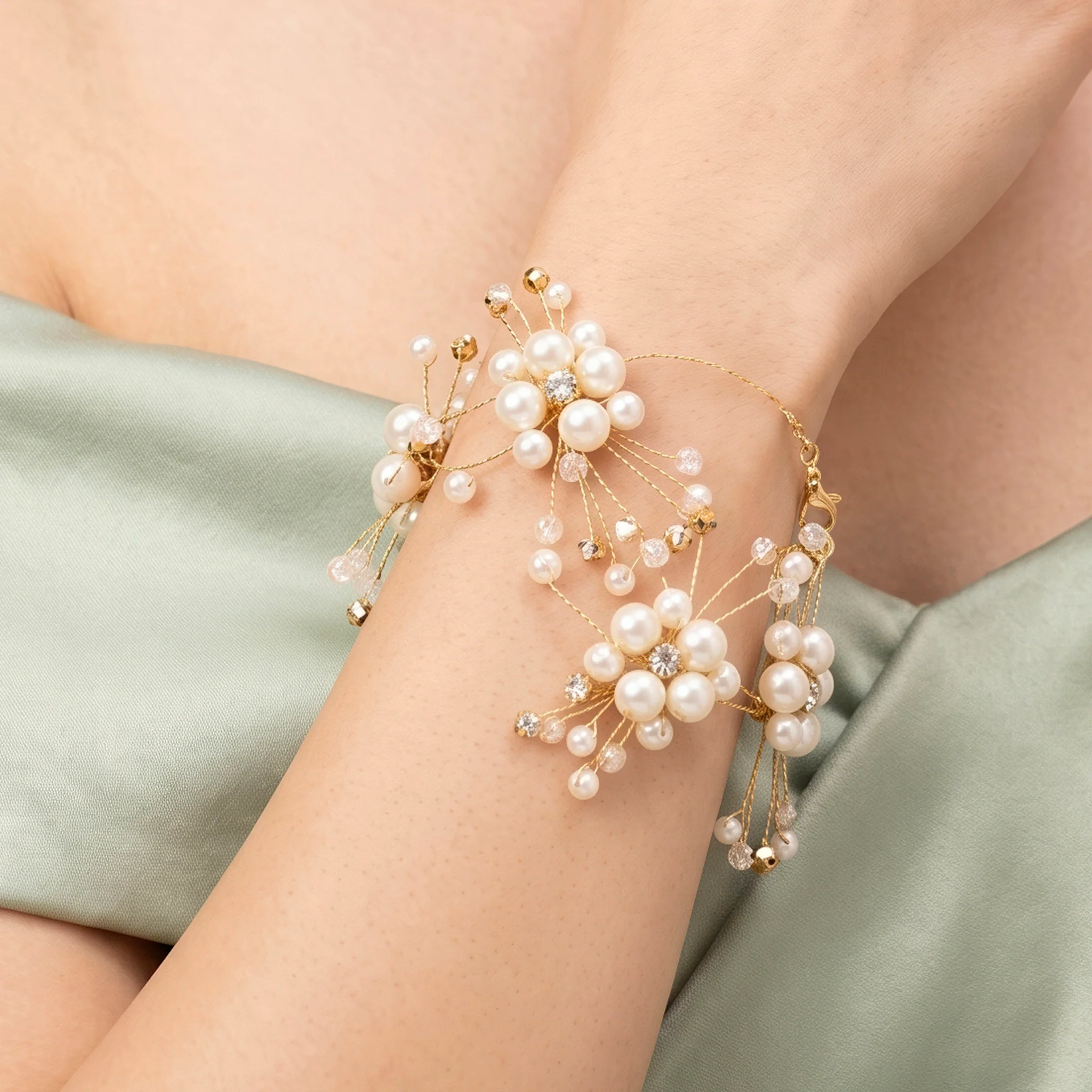 PRAO Bracelet Anti-Tarnish Starburst Pearl Crystal Bangle (Adjustable Size)