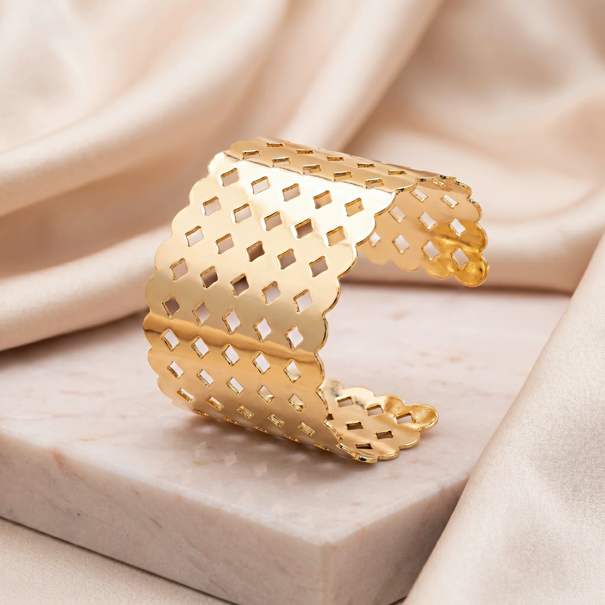 PRAO Bracelet Anti-Tarnish Diamond Lattice Statement Cuff (Adjustable Size) - Image 4
