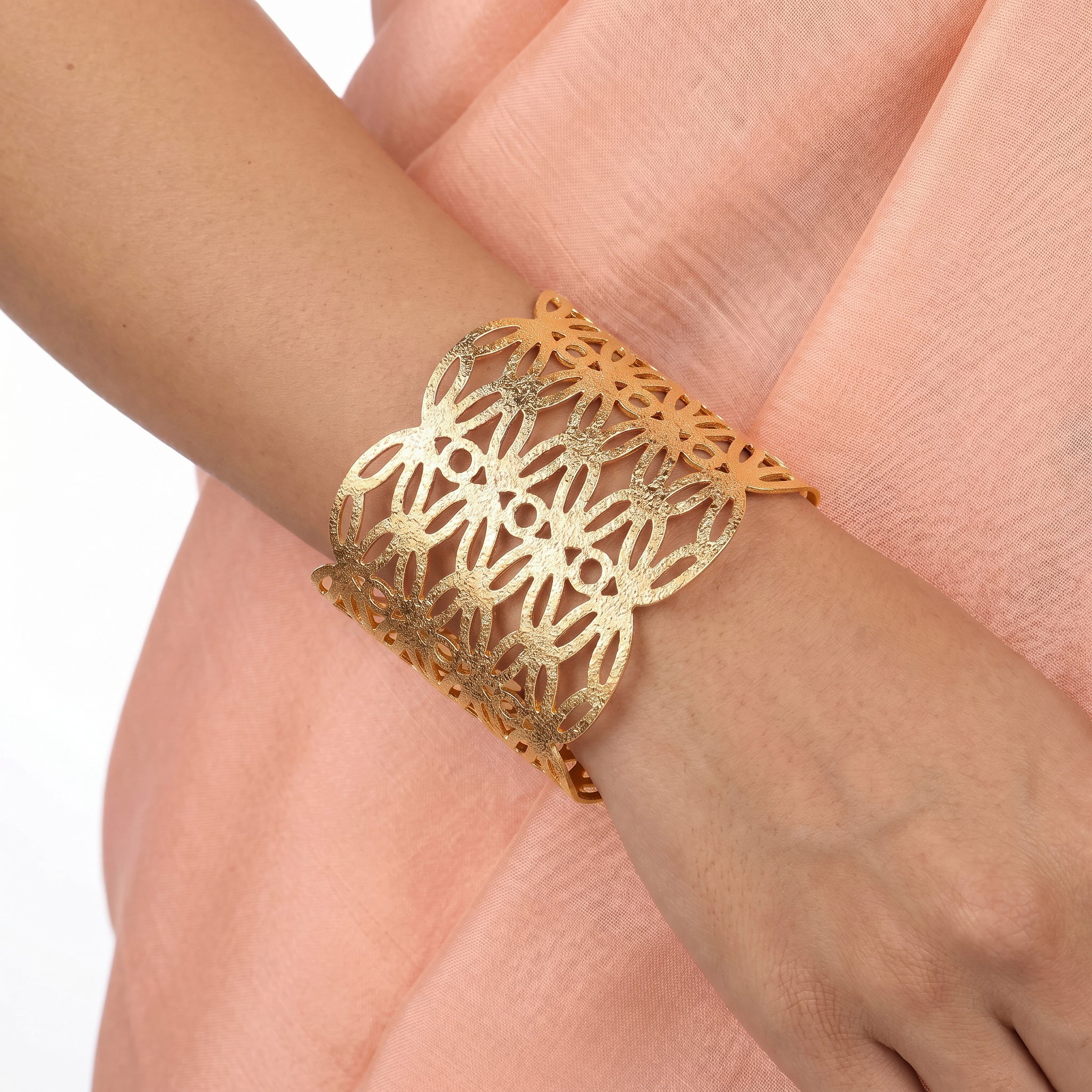 PRAO Bracelet Anti-Tarnish Filigree Geometric Cutout Cuff (Adjustable Size) - Image 4