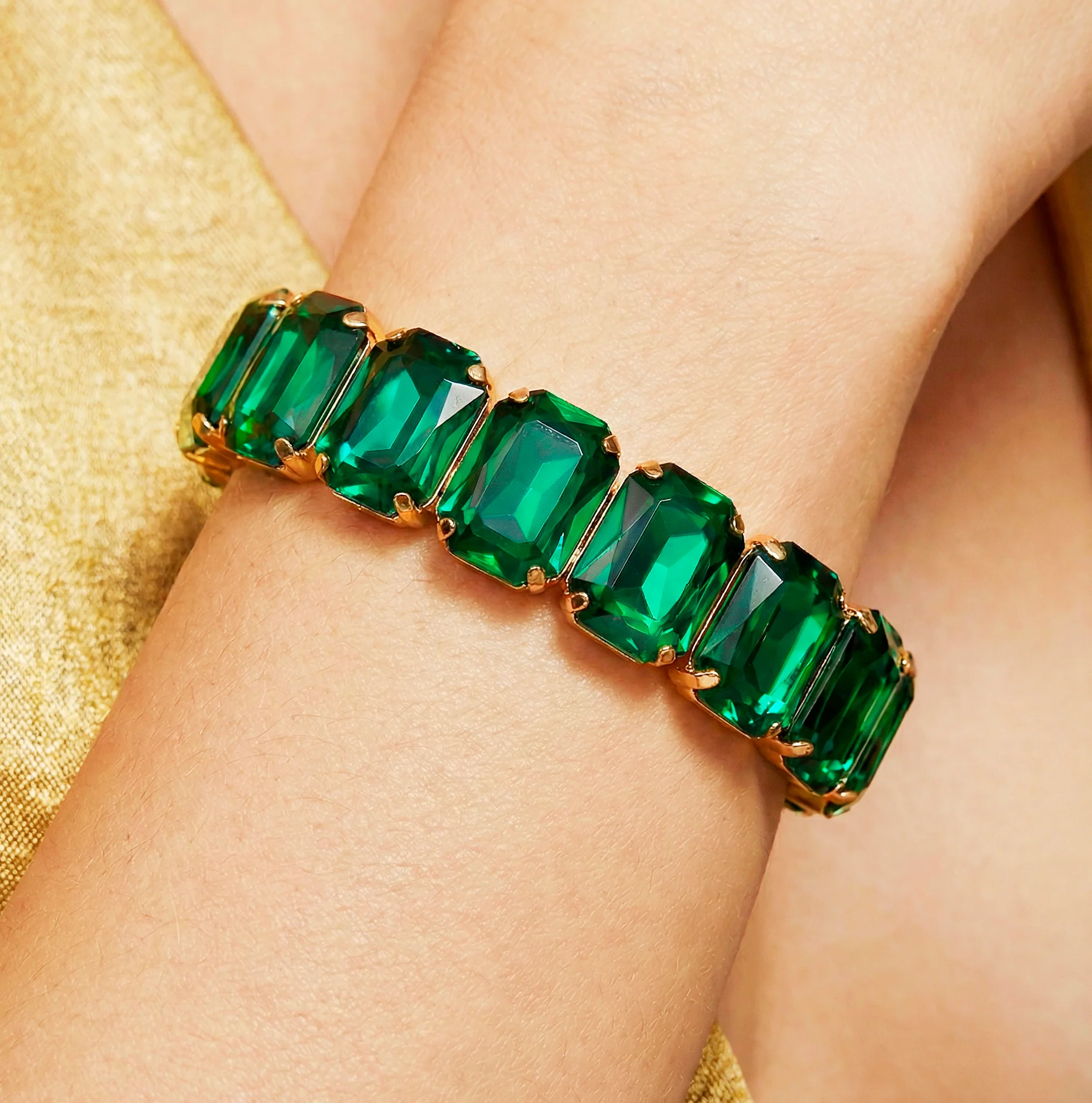 PRAO Bracelet Anti-Tarnish Emerald Crystal (Adjustable Size) - Image 2