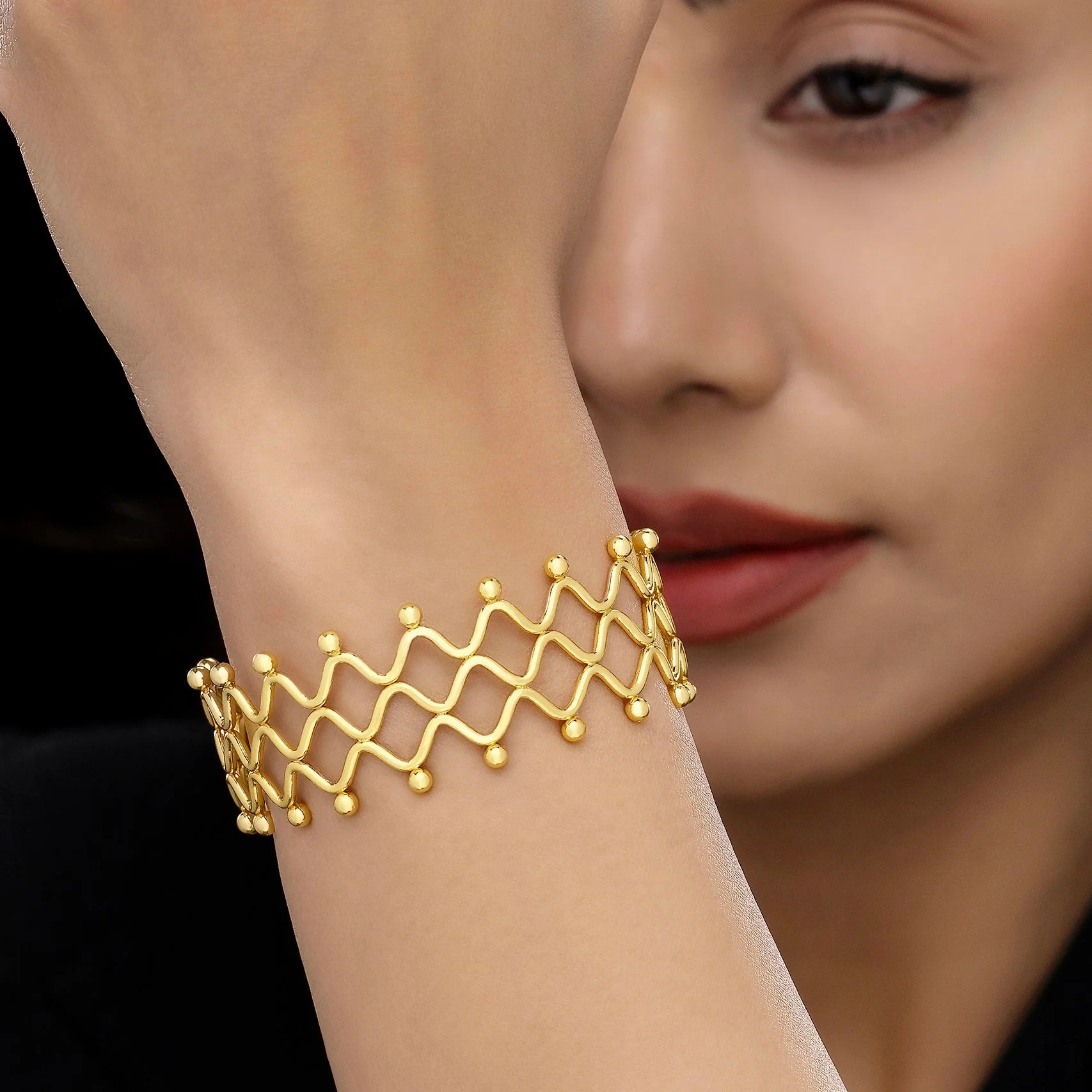 PRAO Bracelet Anti-Tarnish Golden Bangle (Adjustable Size) - Image 3