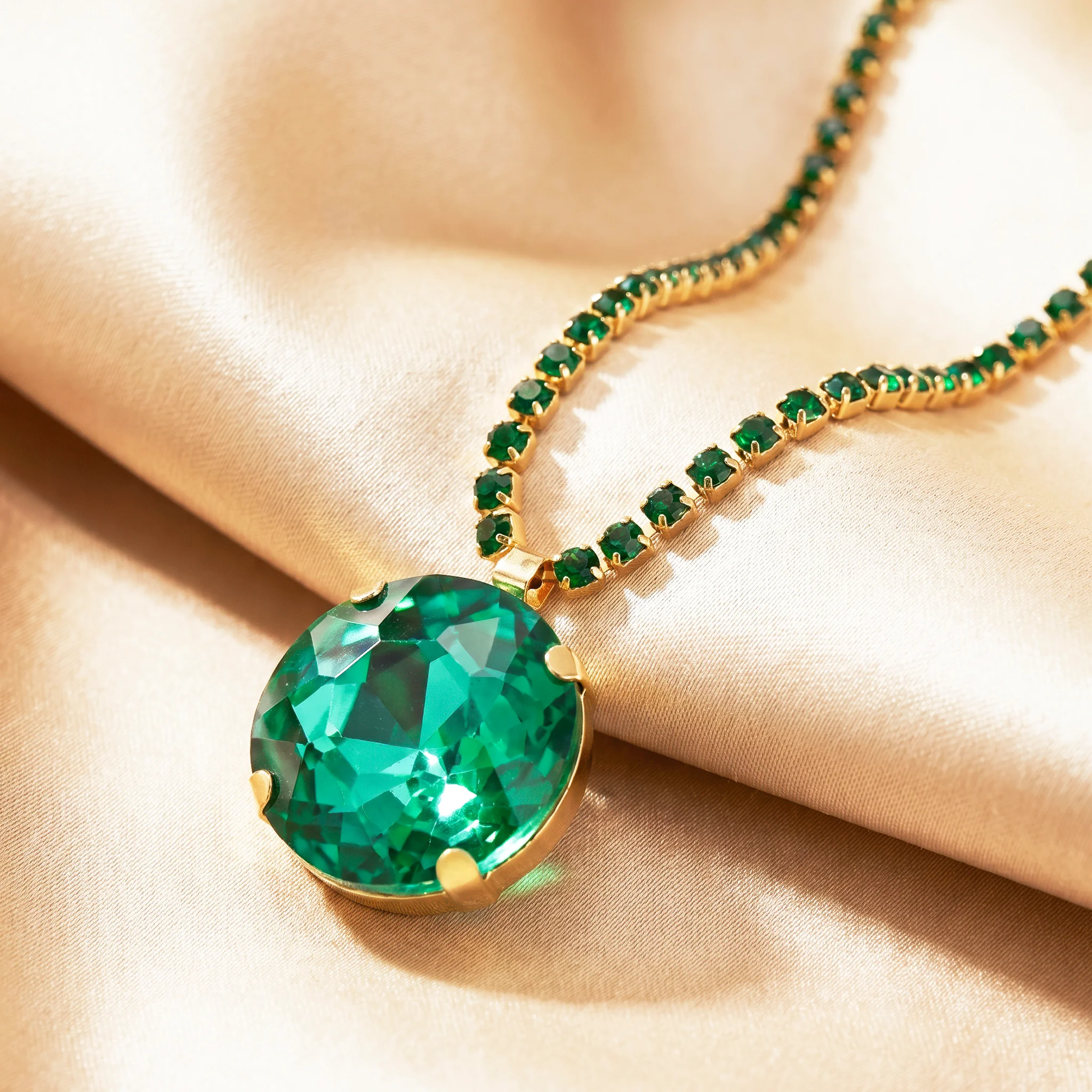 PRAO Necklace Anti-Tarnish Oversized Round Emerald Crystal Pendant - Image 3