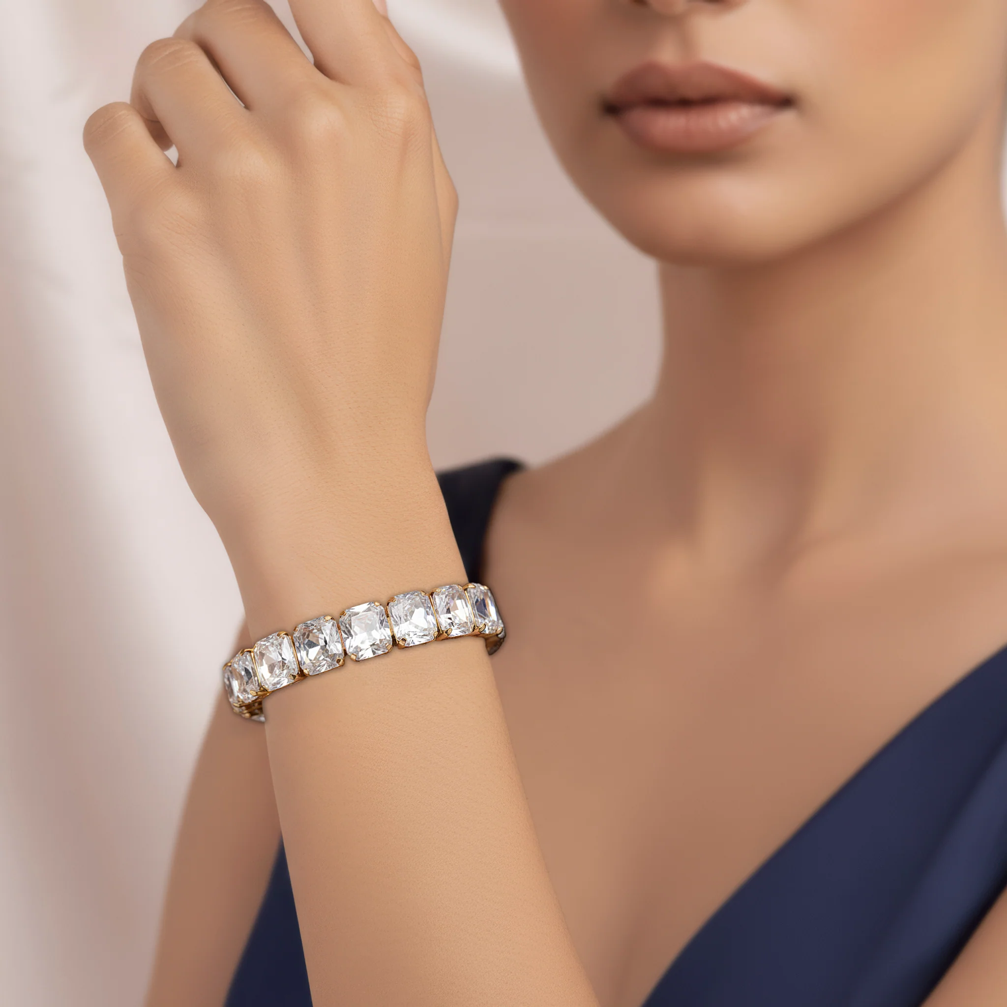 PRAO Bracelet Anti-Tarnish White Crystal (Adjustable Size) - Image 3
