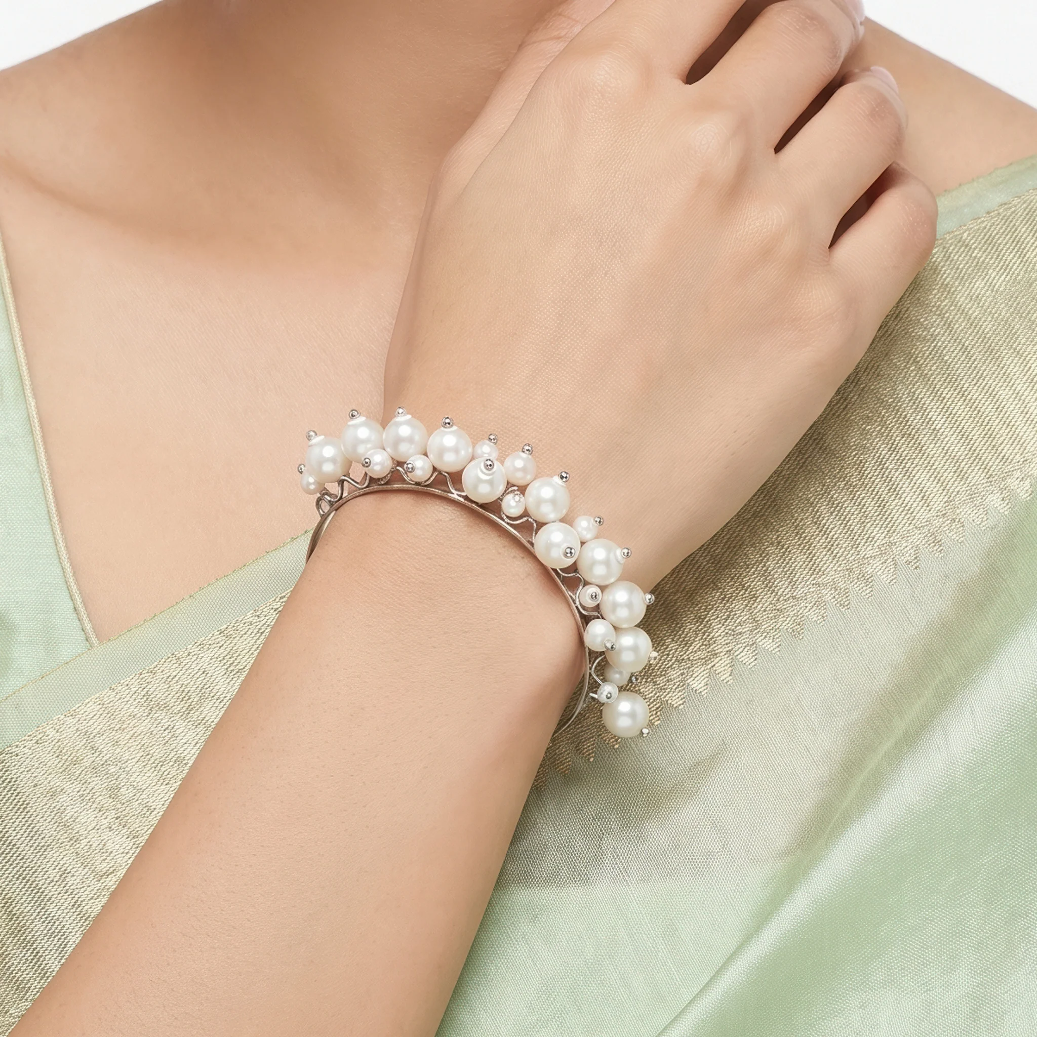 PRAO Bracelet Anti-Tarnish Faux Pearl Bunch Openable Bangle (Adjustable Size)